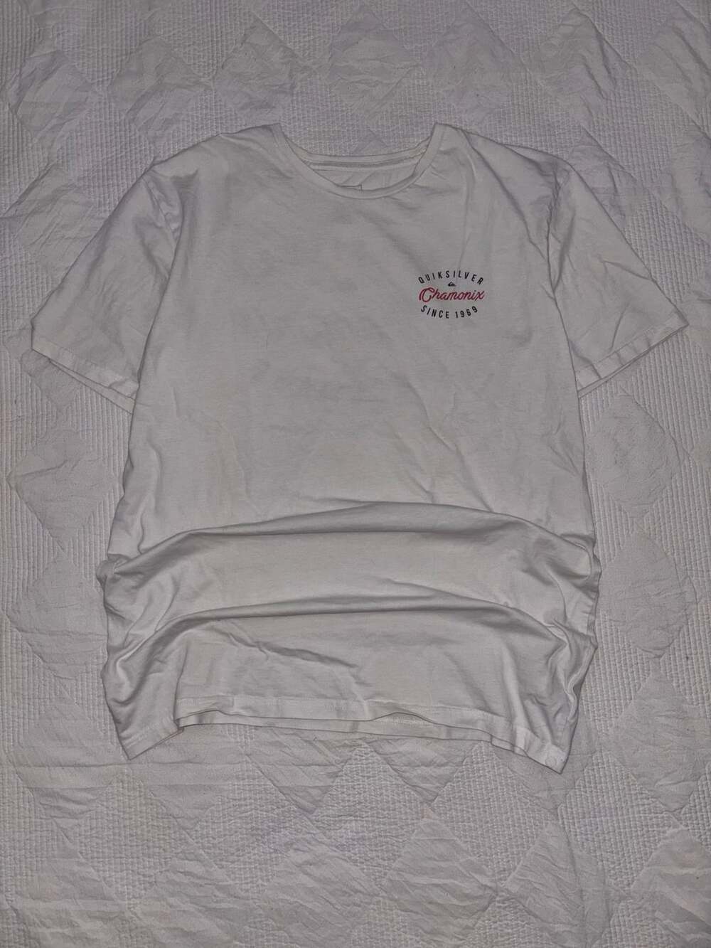 Quiksilver Chamonix Since 1969 T-Shirt Size L White Cotton Graphic Tee